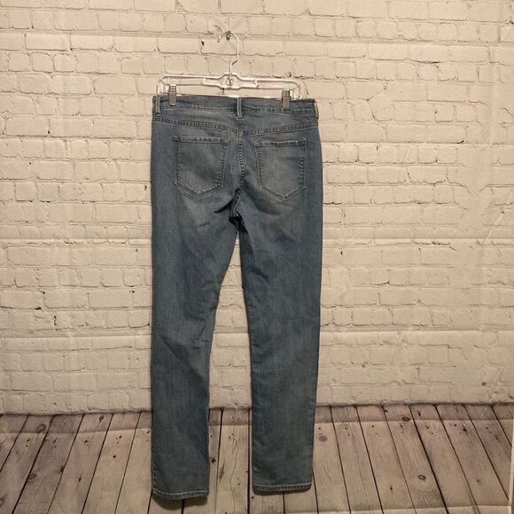 Old Navy distressed mid rise jeans size size 6 - Picture 2 of 2
